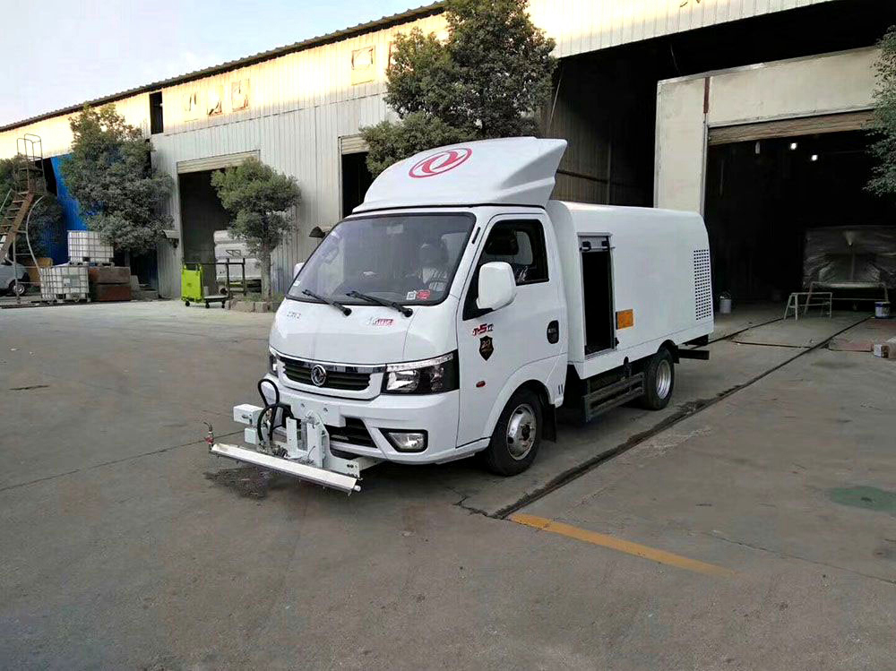 護(hù)欄/路面清洗車(chē)