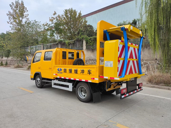 歐馬可藍(lán)牌防撞緩沖車(chē)